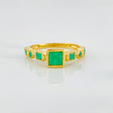 Anillo Figuras Esmeraldas 69 Pts 2.7 g / T6 Dos Oros Amarillo Blanco 18K