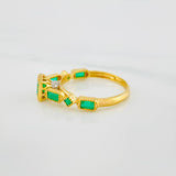 Anillo Figuras Esmeraldas 69 Pts 2.7 g / T6 Dos Oros Amarillo Blanco 18K