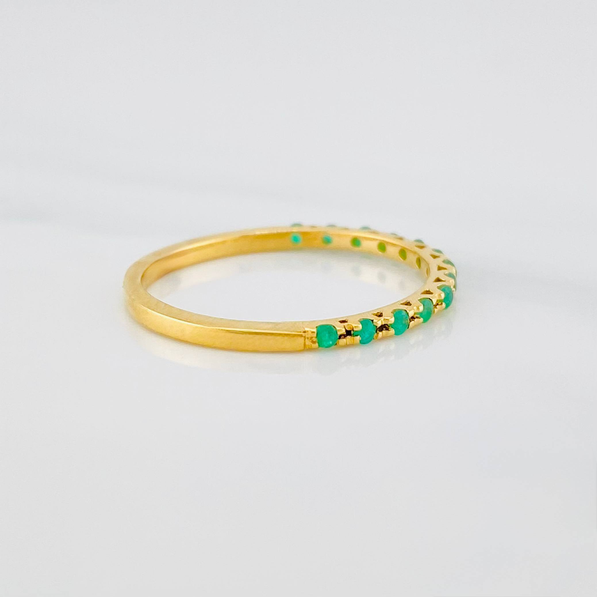 Anillo Churumbela Esmeraldas 1.25 g / T6 1/4 Oro Amarillo 18K