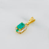 Dije Halo Esmeraldas 33 Pts Diamantes 07 Pts 1.05 g / 1.5 cm Dos Oros Amarillo Blanco 18K