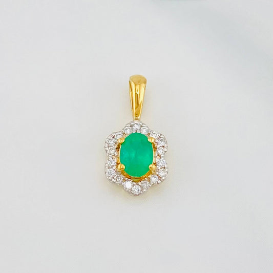 Dije Halo Flor Esmeraldas 27 Pts Diamantes 10 Pts 0.85 g / 1.3 cm Dos Oros Amarillo Blanco 18K
