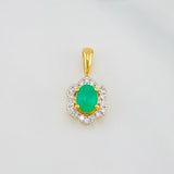 Dije Halo Flor Esmeraldas 27 Pts Diamantes 10 Pts 0.85 g / 1.3 cm Dos Oros Amarillo Blanco 18K