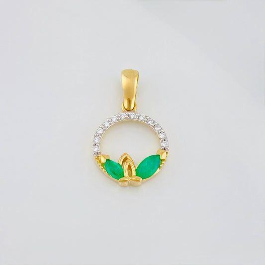 Dije Circulo Petalos Esmeraldas 23 Pts Diamantes 09 Pts 1.4 g / 2 cm Dos Oros Amarillo Blanco 18K