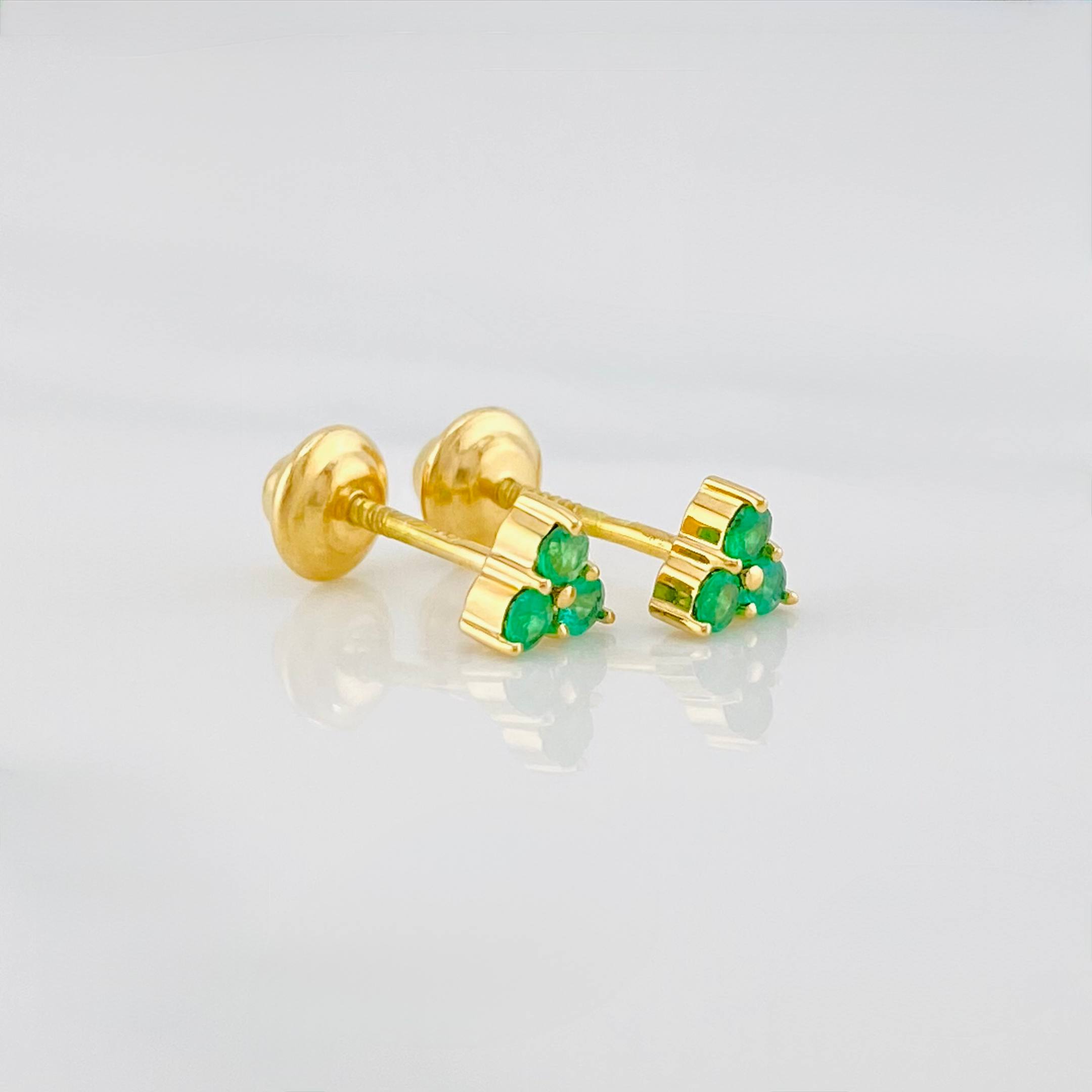 Topos Trio Esmeraldas 15 Pts 0.85 g / 4.4 mm Oro Amarillo 18K