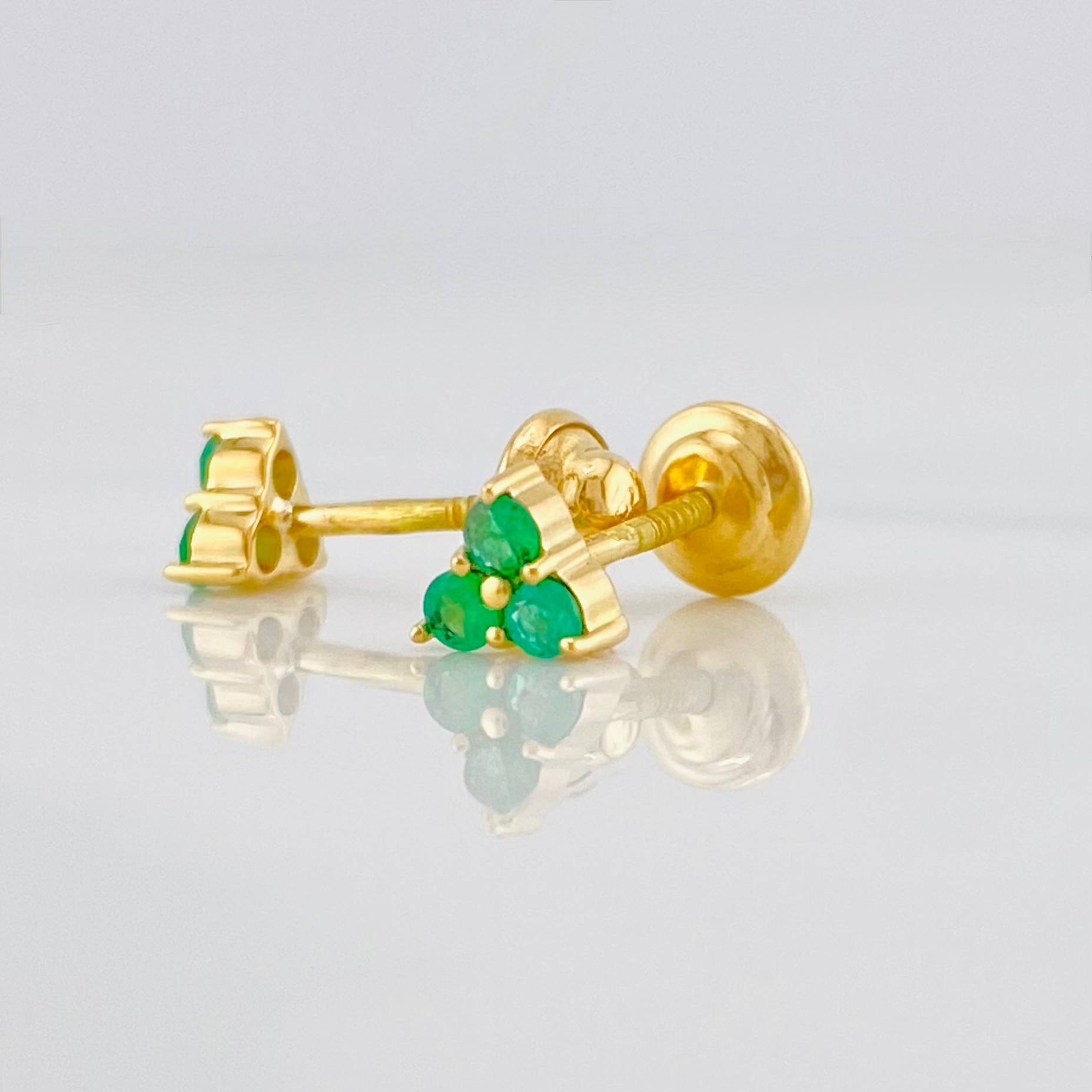 Topos Trio Esmeraldas 15 Pts 0.85 g / 4.4 mm Oro Amarillo 18K
