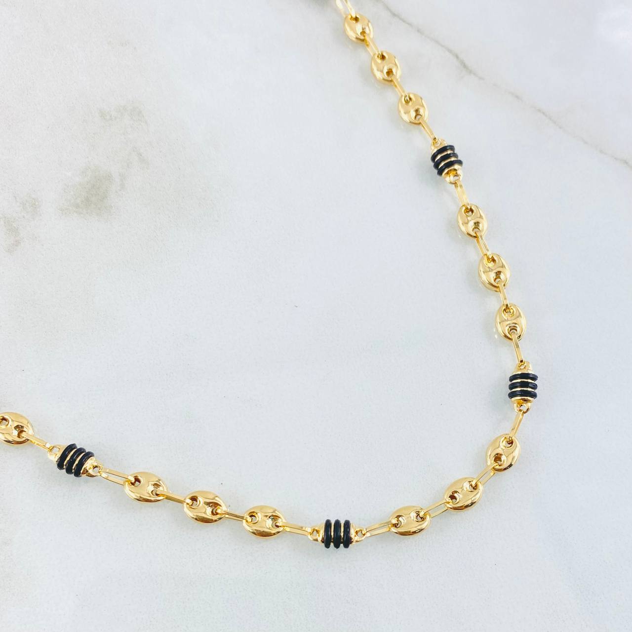 Cadena Gc Barril Cauchos Negros 8.9gr / 55cm / 4.5mm Oro Amarillo 18K