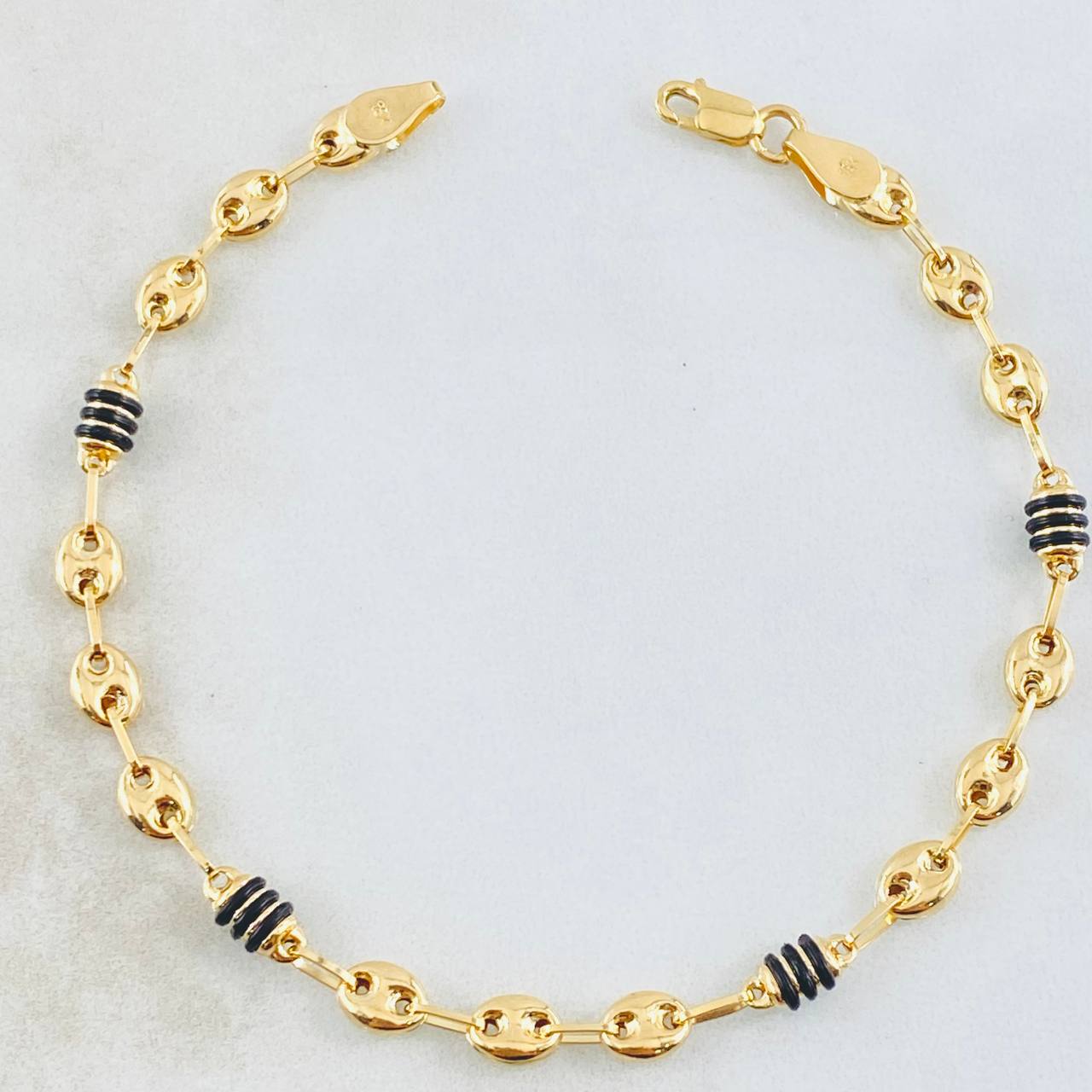 Pulso Gc Barril Cauchos Negros 3.4gr / 17.5cm / 4.5mm Oro Amarillo 18K
