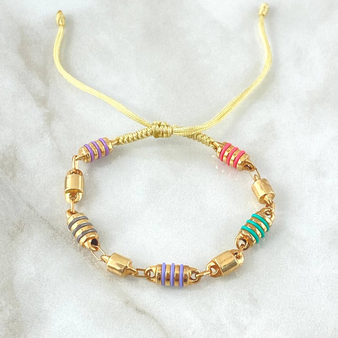 Pulsera Beige Retazo Rustico 2.8gr / 5mm Cauchos Colores Oro Amarillo 18K ©