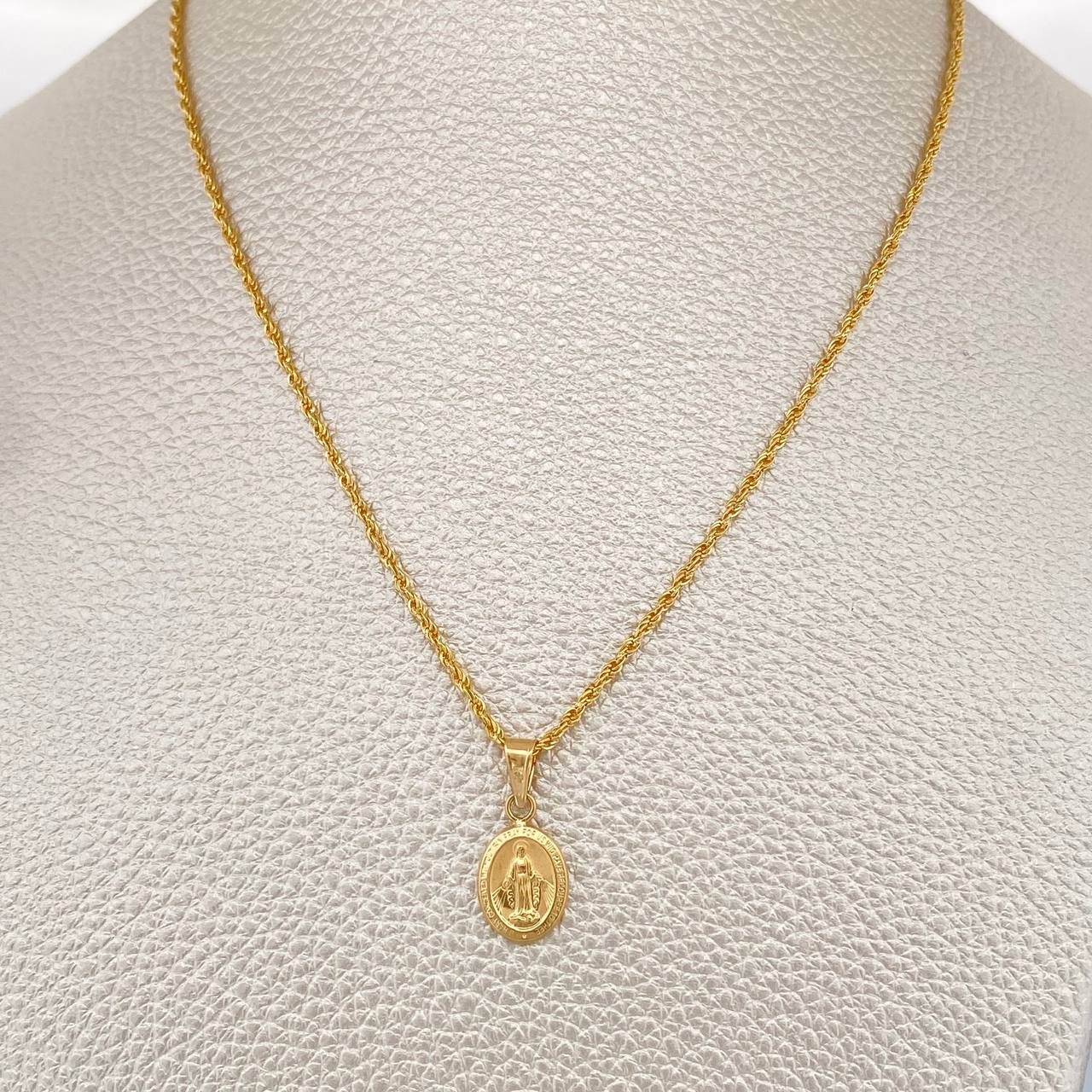 Set Cadena y Dije Lazo + Virgen Milagrosa 1.6gr / 40cm / Oro Amarillo 18K (Oferta) $