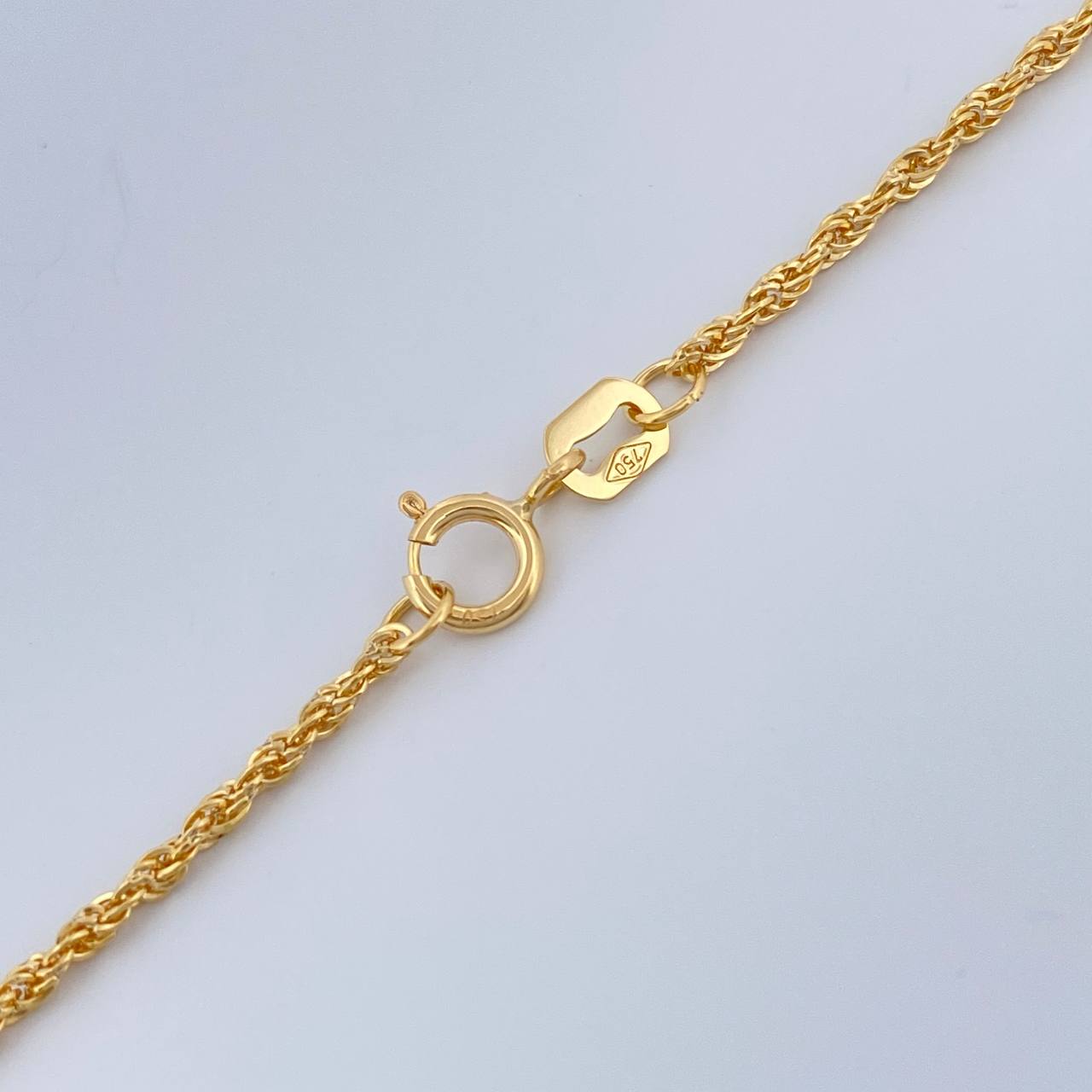 Set Cadena y Dije Lazo + Virgen Milagrosa 1.05gr / 40cm / Oro Amarillo 18K (Oferta) $