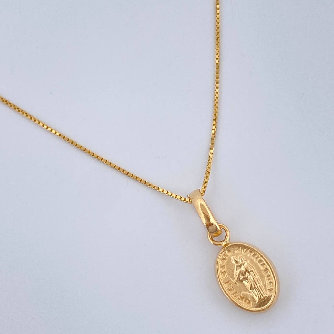 Set Cadena y Dije Veneciana + Virgen De Auxiliadora 1.35gr / 45.5cm / Oro Amarillo 18K (Oferta) $