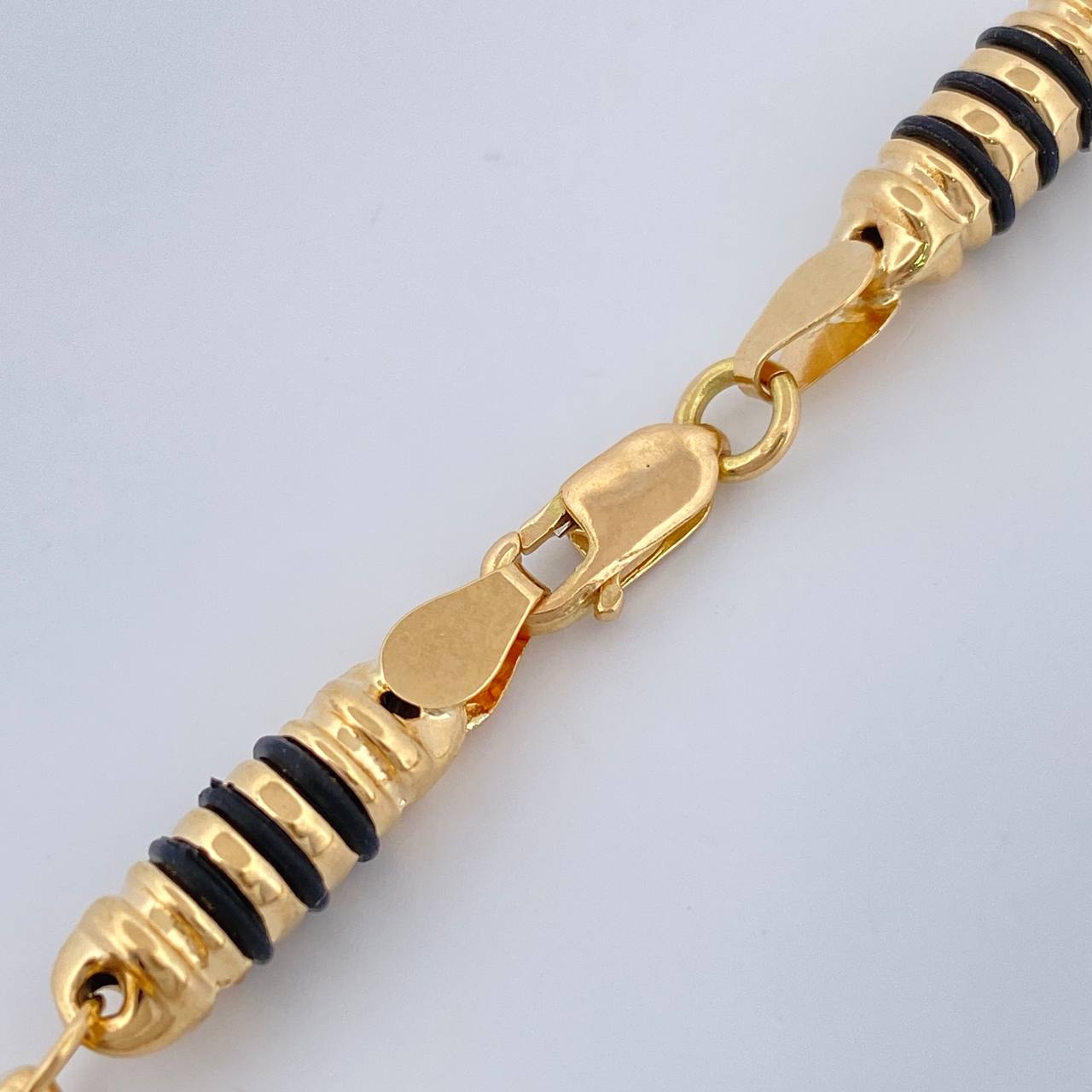 Cadena Rustica Barril Tornillo 20.35gr / 69cm / 4.7mm Oro Amarillo 18K $