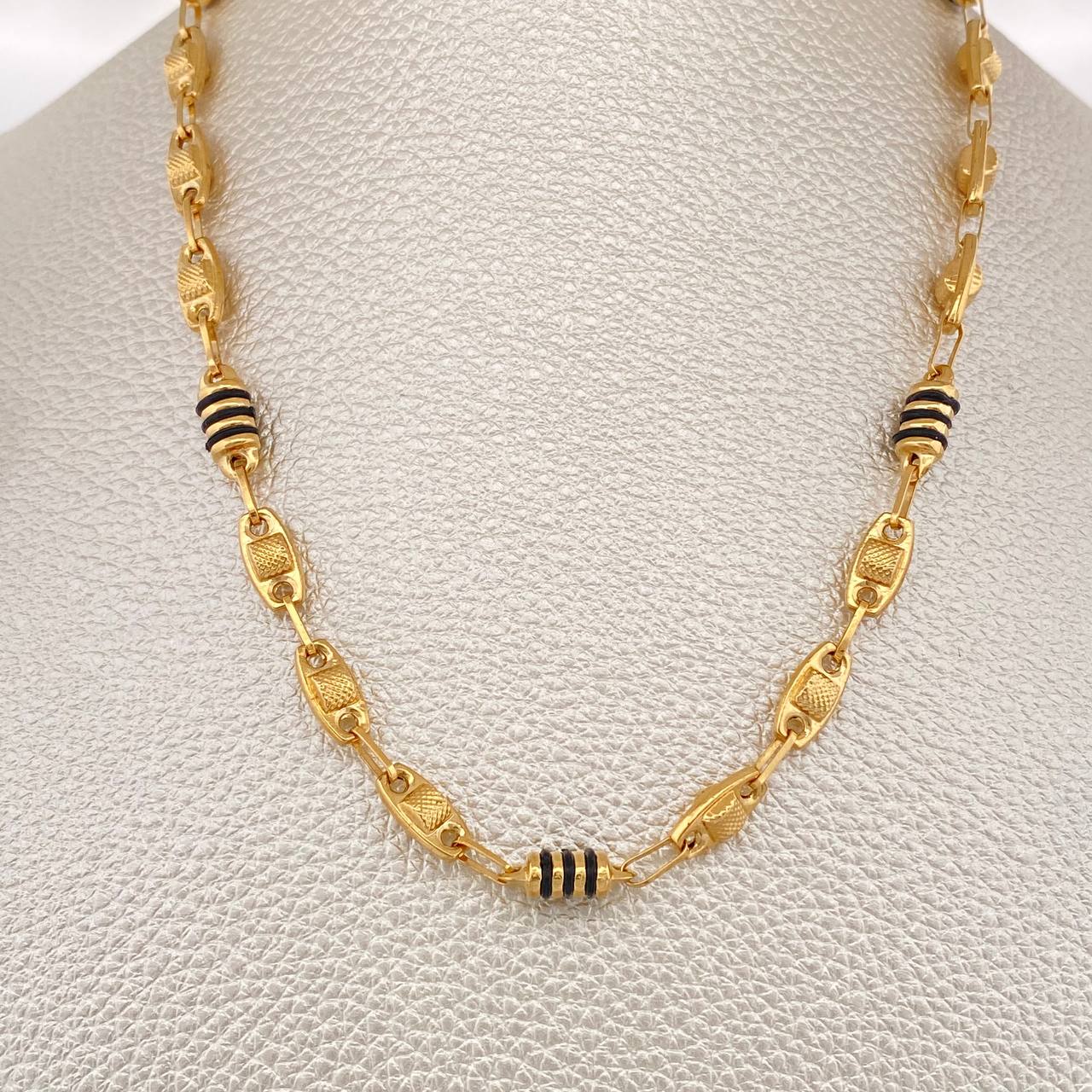 Cadena Rustica Barril Eslabon 13.25gr / 61cm / 5.06mm Oro Amarillo 18K $