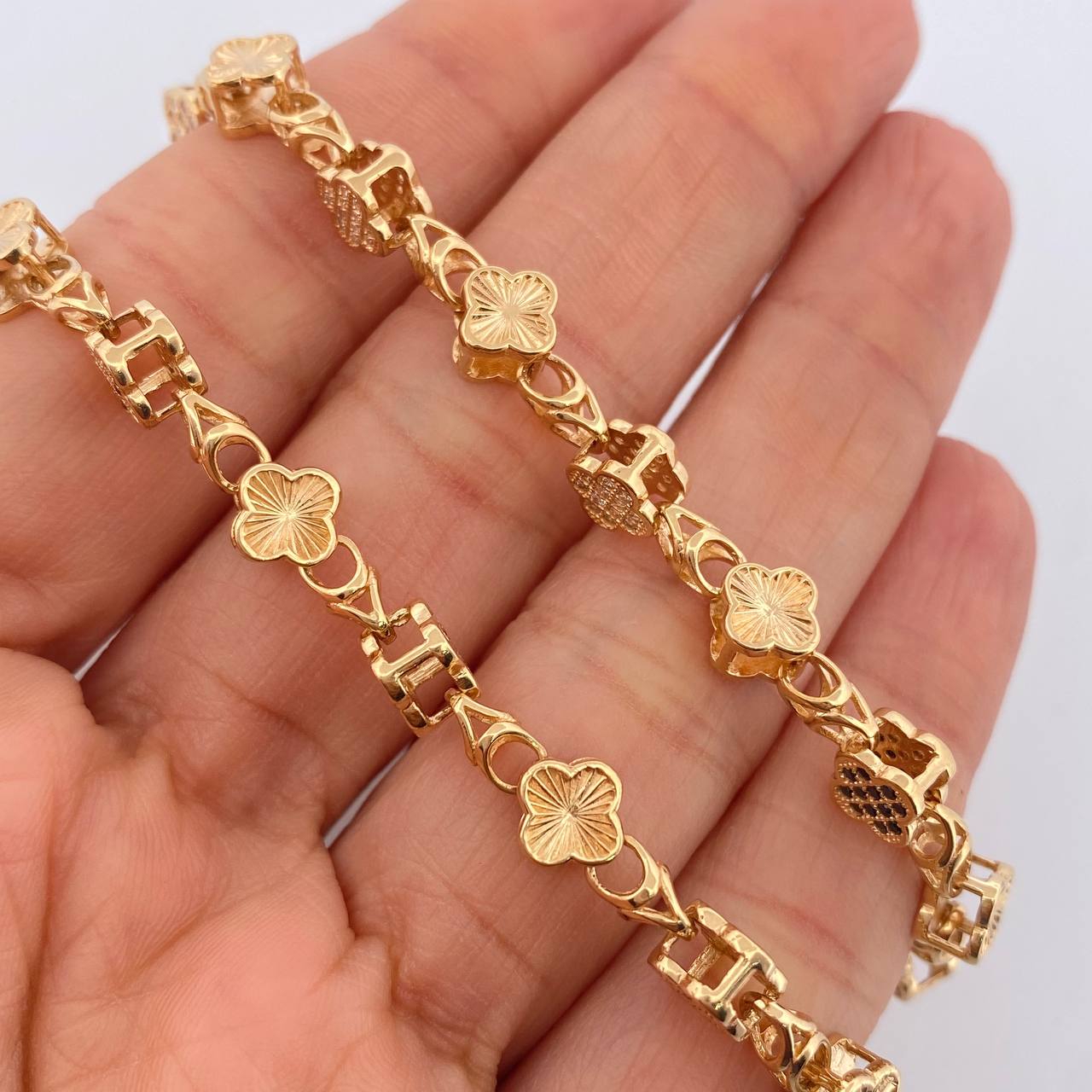 Cadena Rustica Trebol 56.4gr / 70.4cm / 7mm Oro Amarillo 18K $