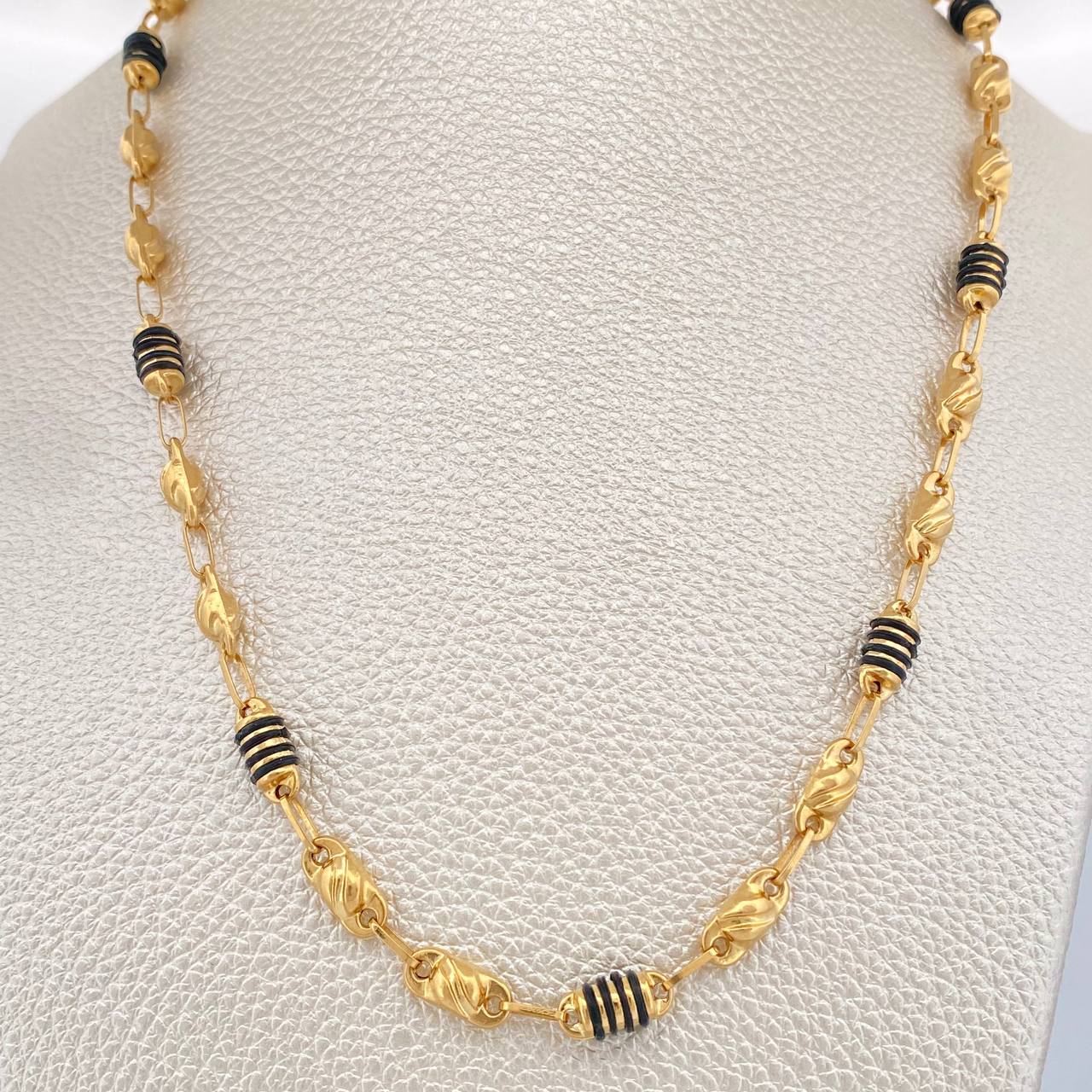 Cadena Rustica Barril 12.15gr / 61.5cm / 4.6mm Oro Amarillo 18K $