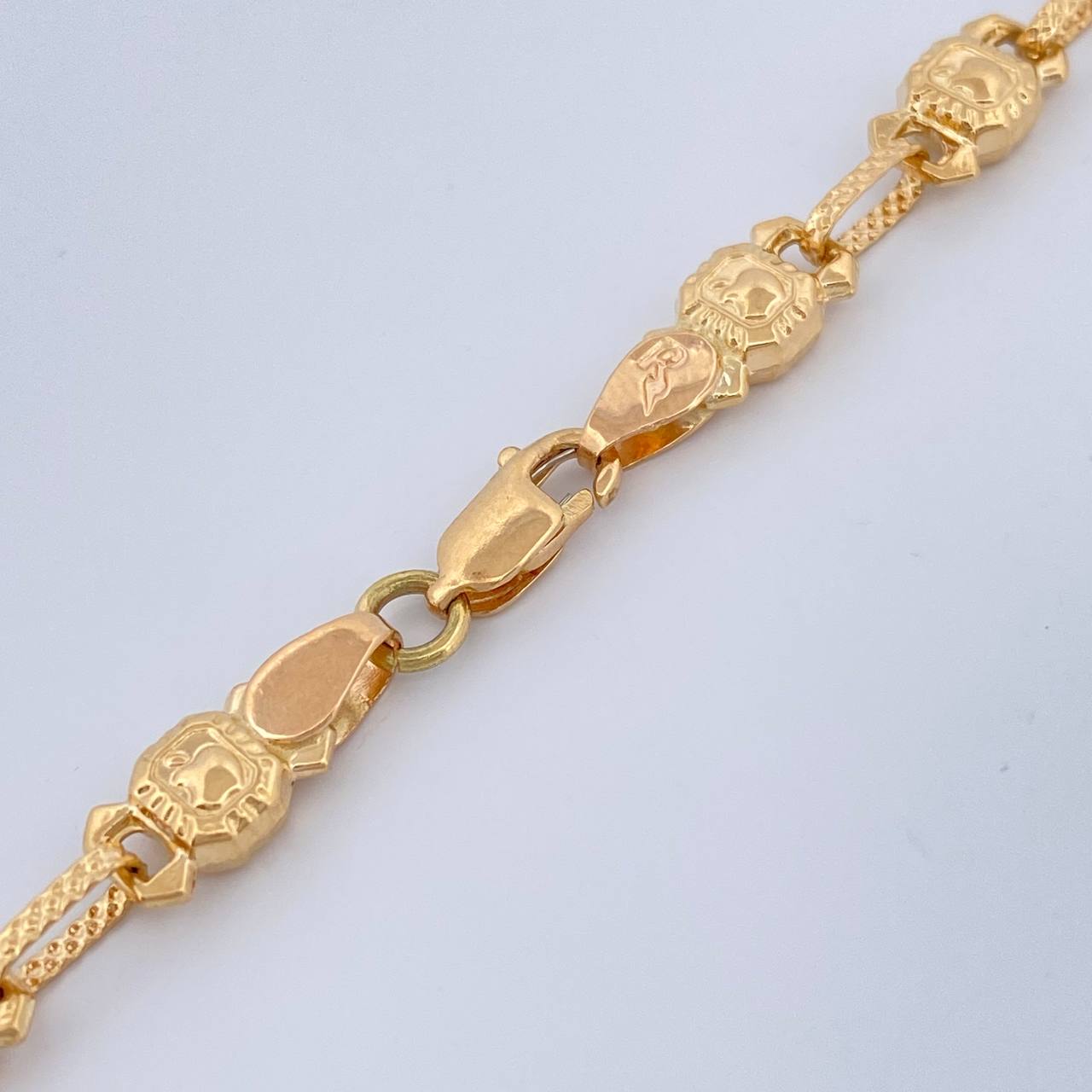 Cadena Rustica Barril Tec 15.55gr / 61.5cm / 5.4mm Oro Amarillo 18K $