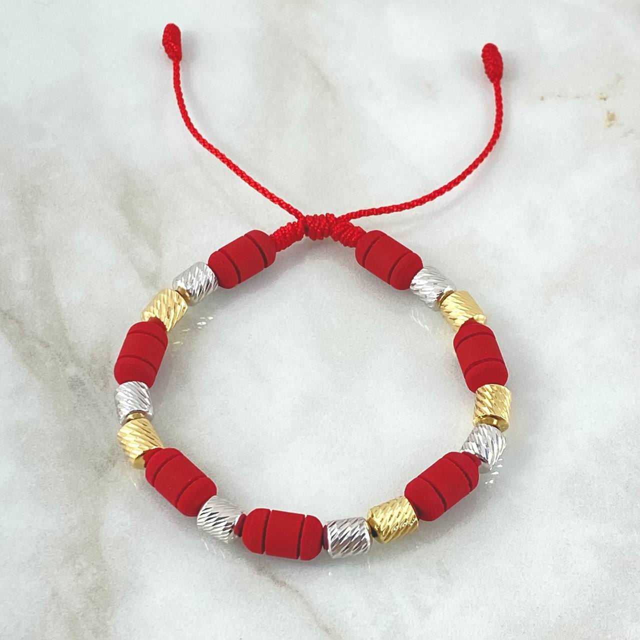 Pulsera Roja Cilindro 3.25gr / 6mm Diamantados 11und Dos Oros Amarillo Blanco 18K ©