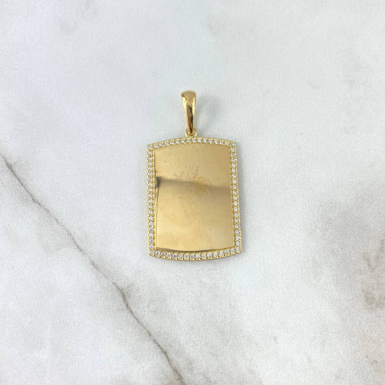 Dije Placa Rectangular 5.55gr / 3.8cm-3cm / Circones Blancos Oro Amarillo