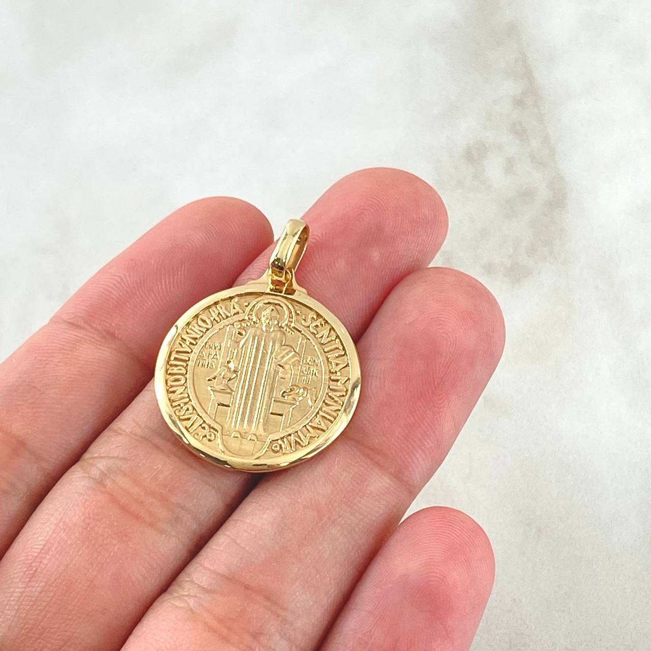 Dije Medalla San Benito 4.6gr / 3cm / Oro Amarillo 18K ©
