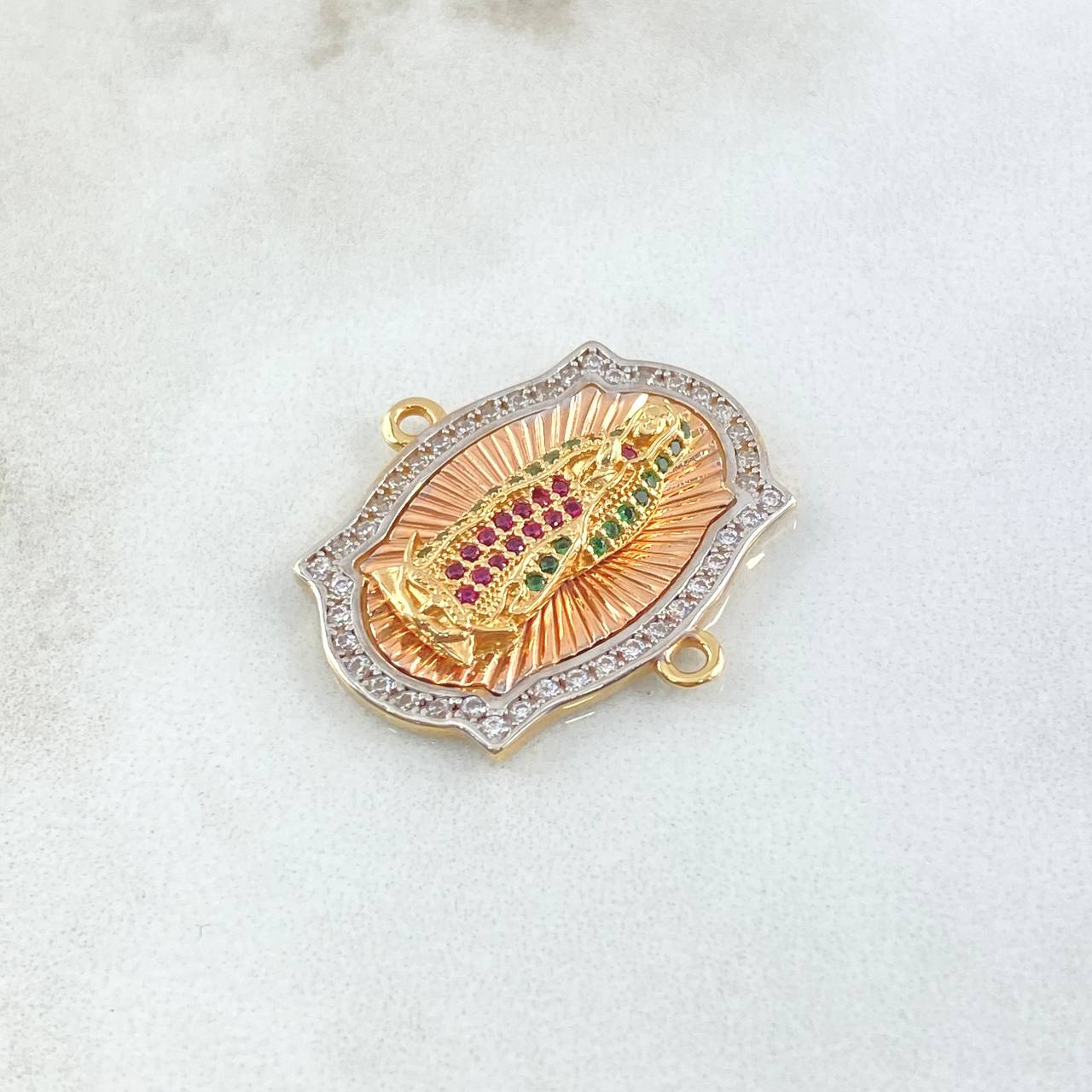 Herraje Virgen Guadalupe Marco Punteado 6.55gr / 2.6cm / Circones Blancos Verdes Fucsias Tres Oros 18K ©
