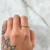 Anillo Ojos Carril Tupido 1.9gr / T7 1/4 / Circones Blancos Oro Amarillo 18K ©
