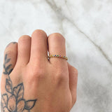 Anillo Ojos Carril Tupido Arcoiris 1.65gr / T6 / Circones Multicolor Oro Amarillo 18K ©