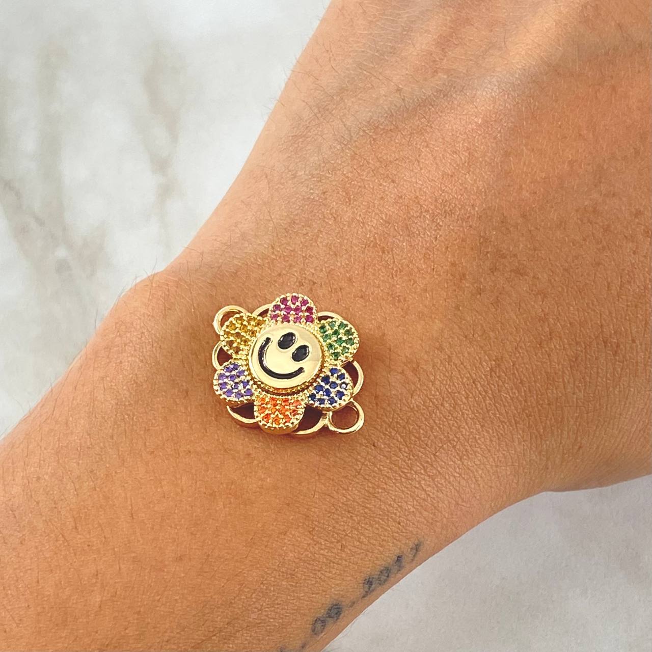 Herraje Flor Animada 4.35gr / 2.3cm / Circones Multicolor Oro Amarillo 18K *