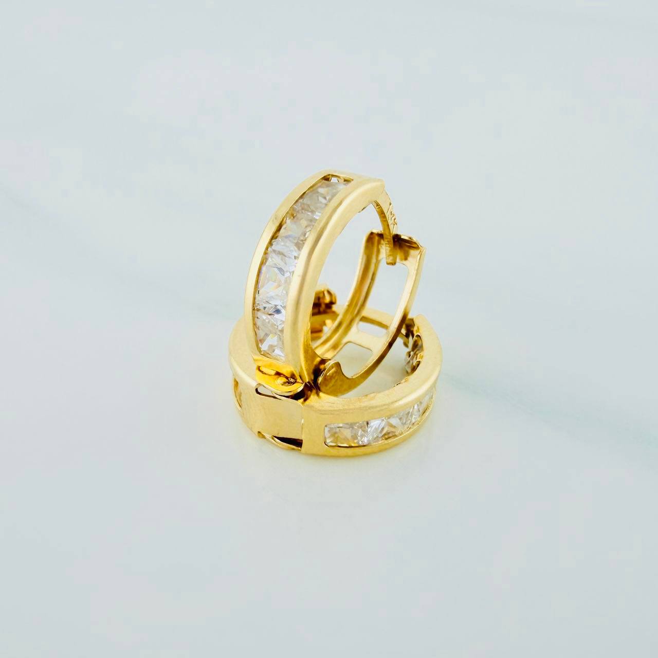 Candongas Carril 1.7gr / 1.3cm / Oro Amarillo 18K