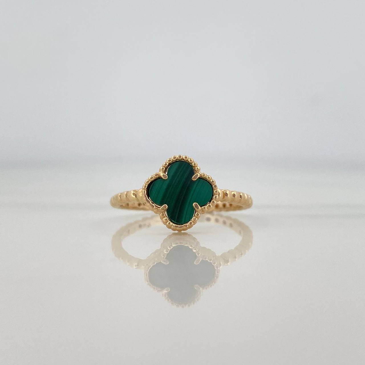 Anillo Trebol Esferas 2.1 g / T6 3/4 Oro Amarillo 18K