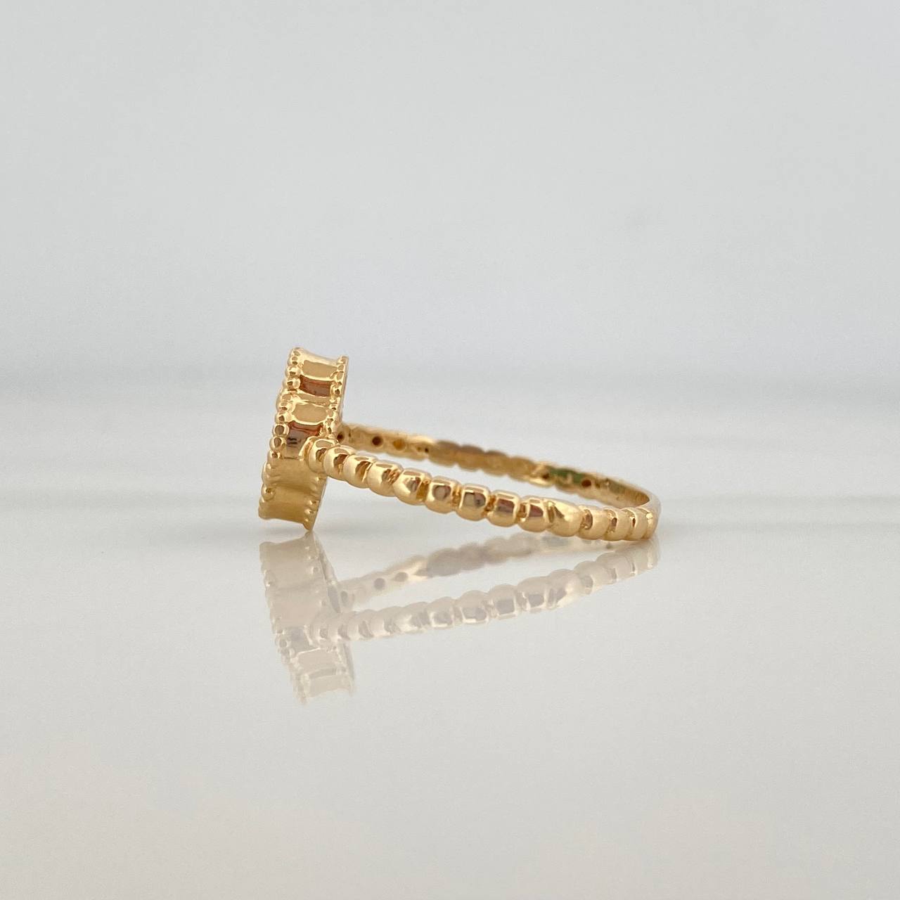 Anillo Trebol Esferas 2.1 g / T6 3/4 Oro Amarillo 18K