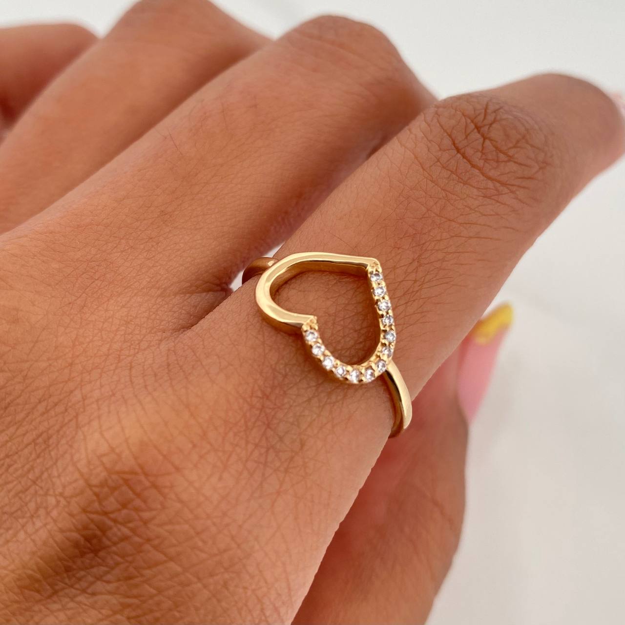 Anillo Silueta Corazon 1.5 g / T7 1/4 Oro Amarillo 18K