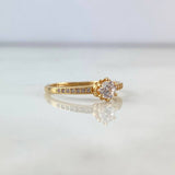 Anillo Solitario Churumbela Flor 1.9gr / T7 3/4 / Circones Blancos Oro Amarillo