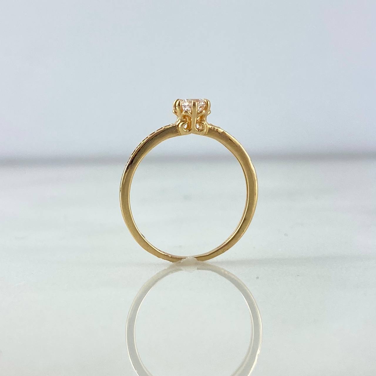 Anillo Solitario Churumbela Flor 1.9gr / T7 3/4 / Circones Blancos Oro Amarillo