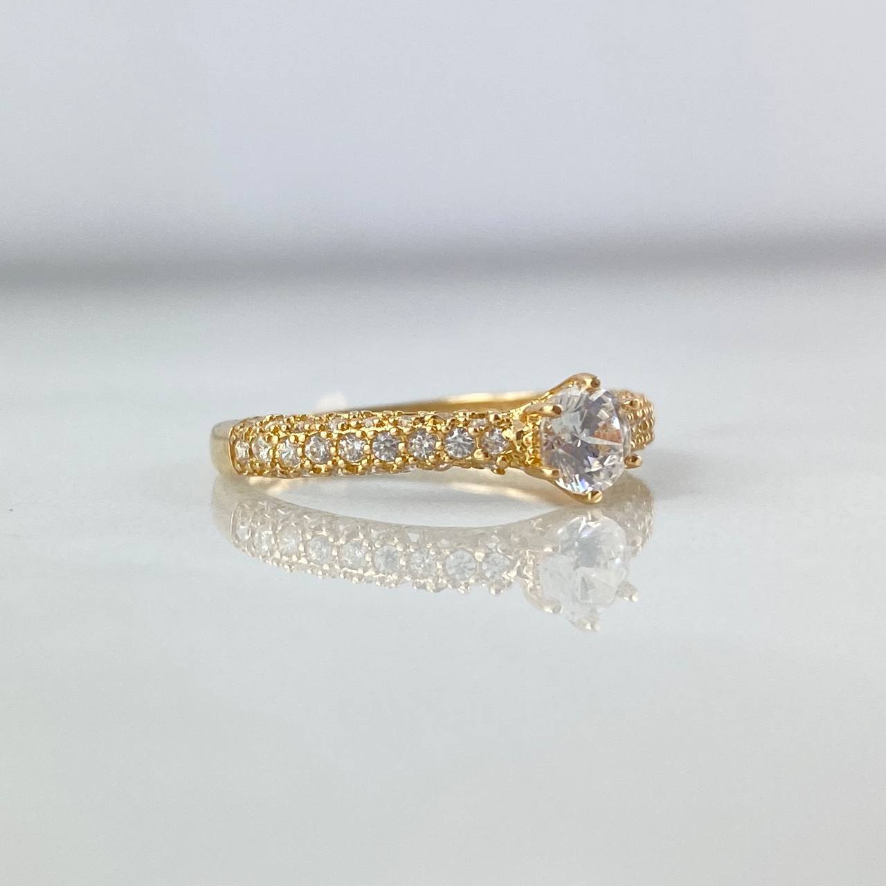 Anillo Solitario Churumbela Real 2.15gr / T6 / Circones Blancos Oro Amarillo