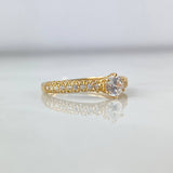 Anillo Solitario Churumbela Real 2.15gr / T6 / Circones Blancos Oro Amarillo