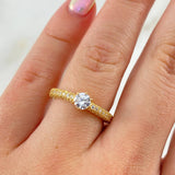 Anillo Solitario Churumbela Real 2.15gr / T6 / Circones Blancos Oro Amarillo