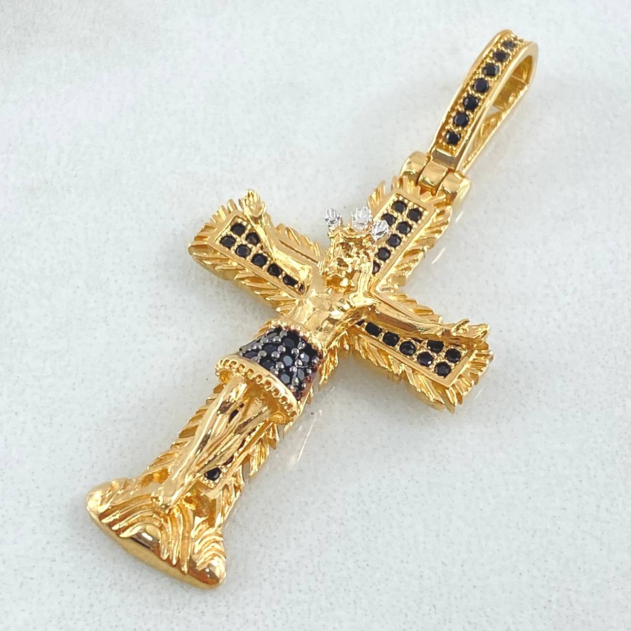 Dije Crúz Señor de los Milgaros 5.6gr / 4.3cm / Oro 18K ©