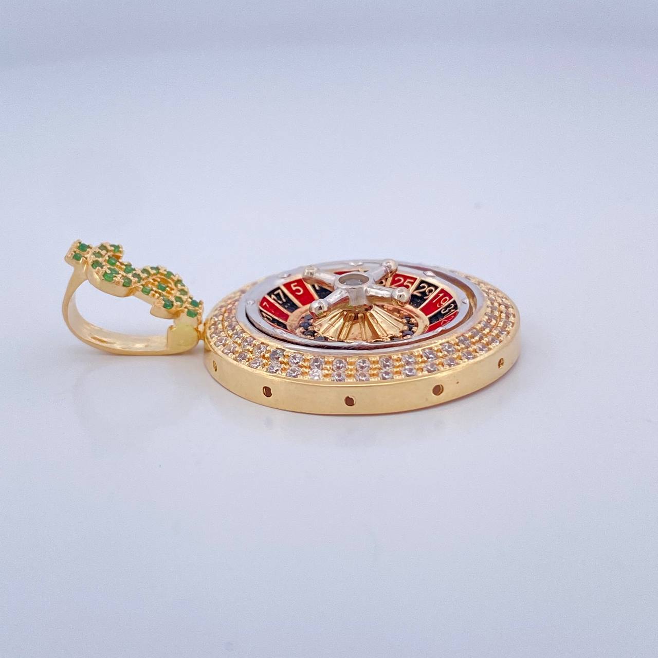 Dije Ruleta 11.7gr / 4cm / Tres Oros 18K $