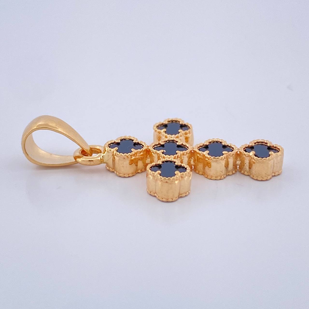 Dije Cruz Trebol 3.2gr / 3.3cm / Oro Amarillo 18K $