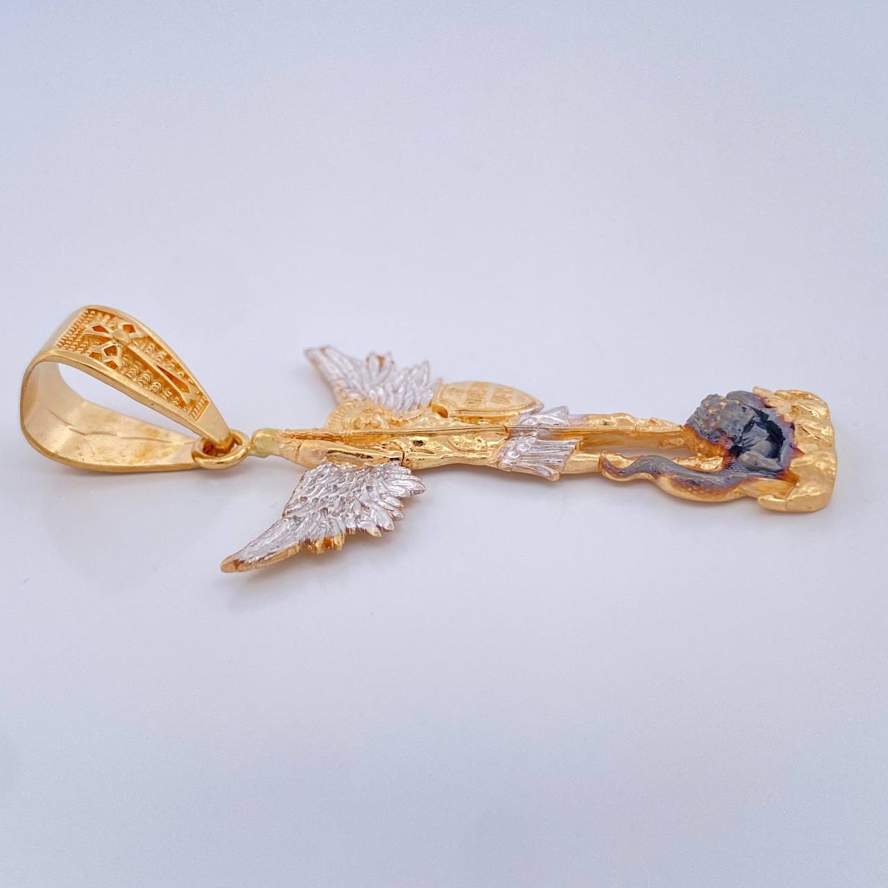 Dije San Miguel 9.8gr / 5.5cm / Tres Oros 18K $