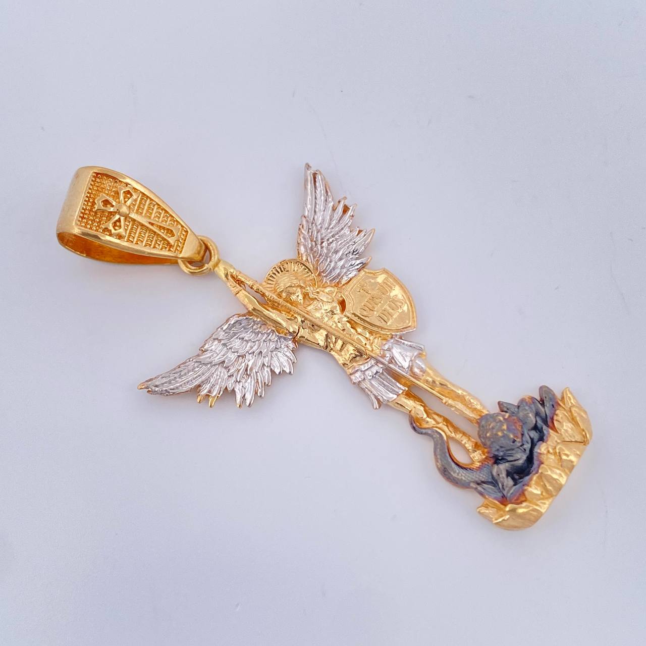 Dije San Miguel 9.8gr / 5.5cm / Tres Oros 18K $