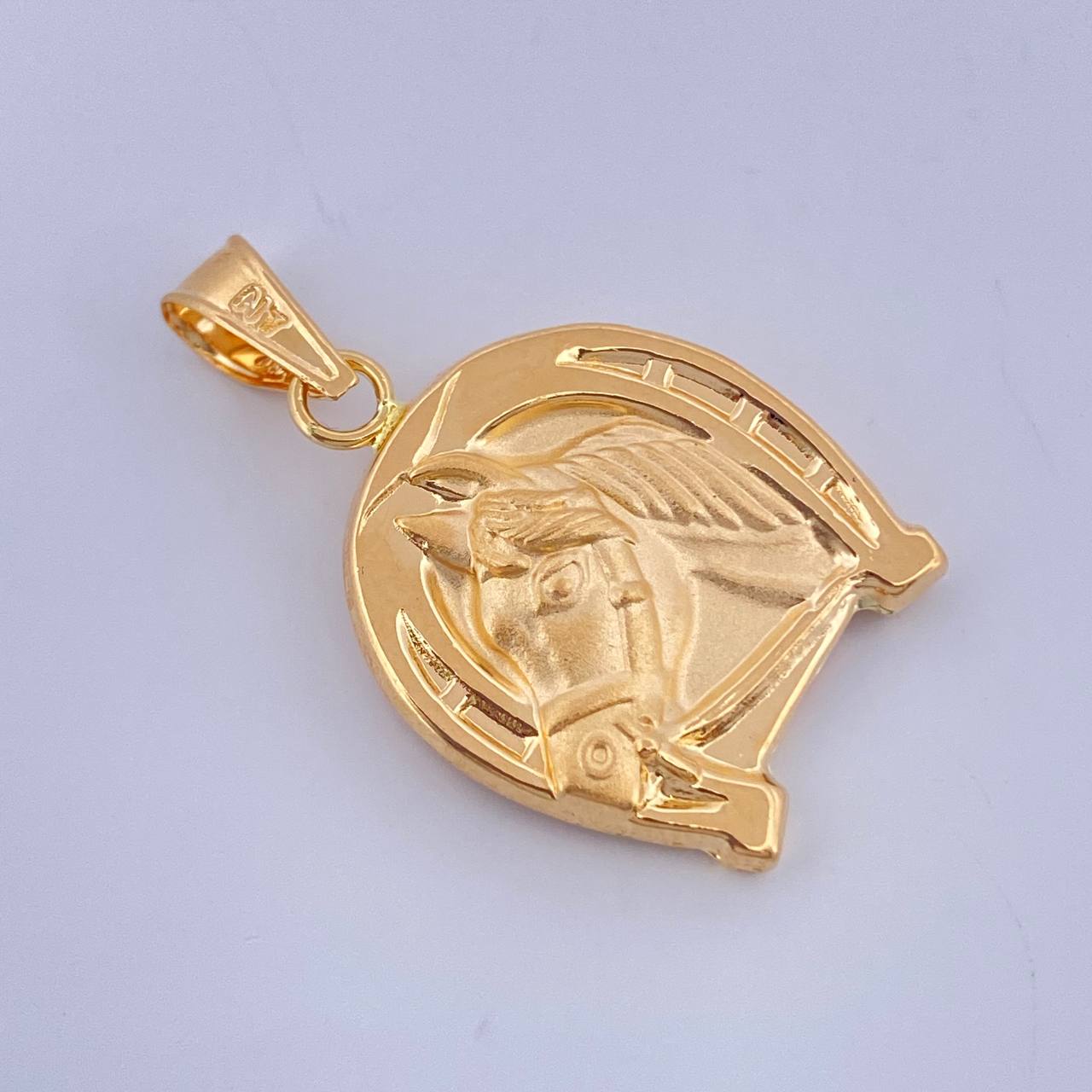 Dije Herradura Caballo 2.2gr / 3.2cm / Oro Amarillo 18K $