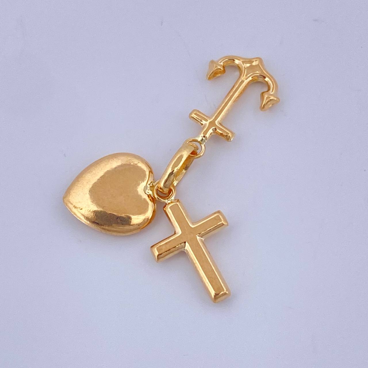 Dije Tres Gracias 1.05gr / 2cm / Oro Amarillo 18K $