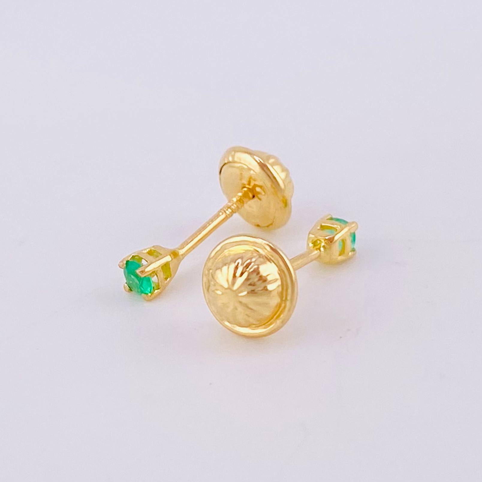 Topos Cuatro Garras Esmeralda 60pts 0.5g / 2.4mm Oro Amarillo 18K