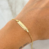Pulso Bebé Espiga Placa Rectangular Corazón 1.65gr / 15cm-16cm / 1.6mm Resina Perlada Graduable Oro Amarillo 18K