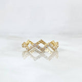 Anillo Zig Zag Estilizado 1.65gr / T5 1/2 / Circones Blancos Oro Amarillo 18K