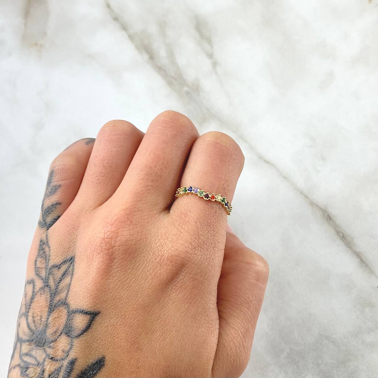 Anillo Ola Carril 1.15gr / T5 1/4 / Circones Multicolor Oro Amarillo 18K