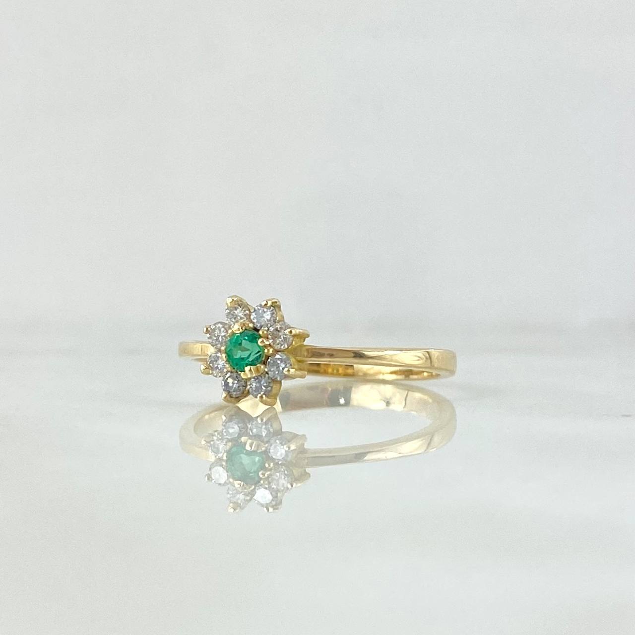 Anillo Flor Driada 1.95gr / T6 3/4 / Esmeralda 9pts Diamantes 16pts Oro Amarillo 18K (Joya) ©