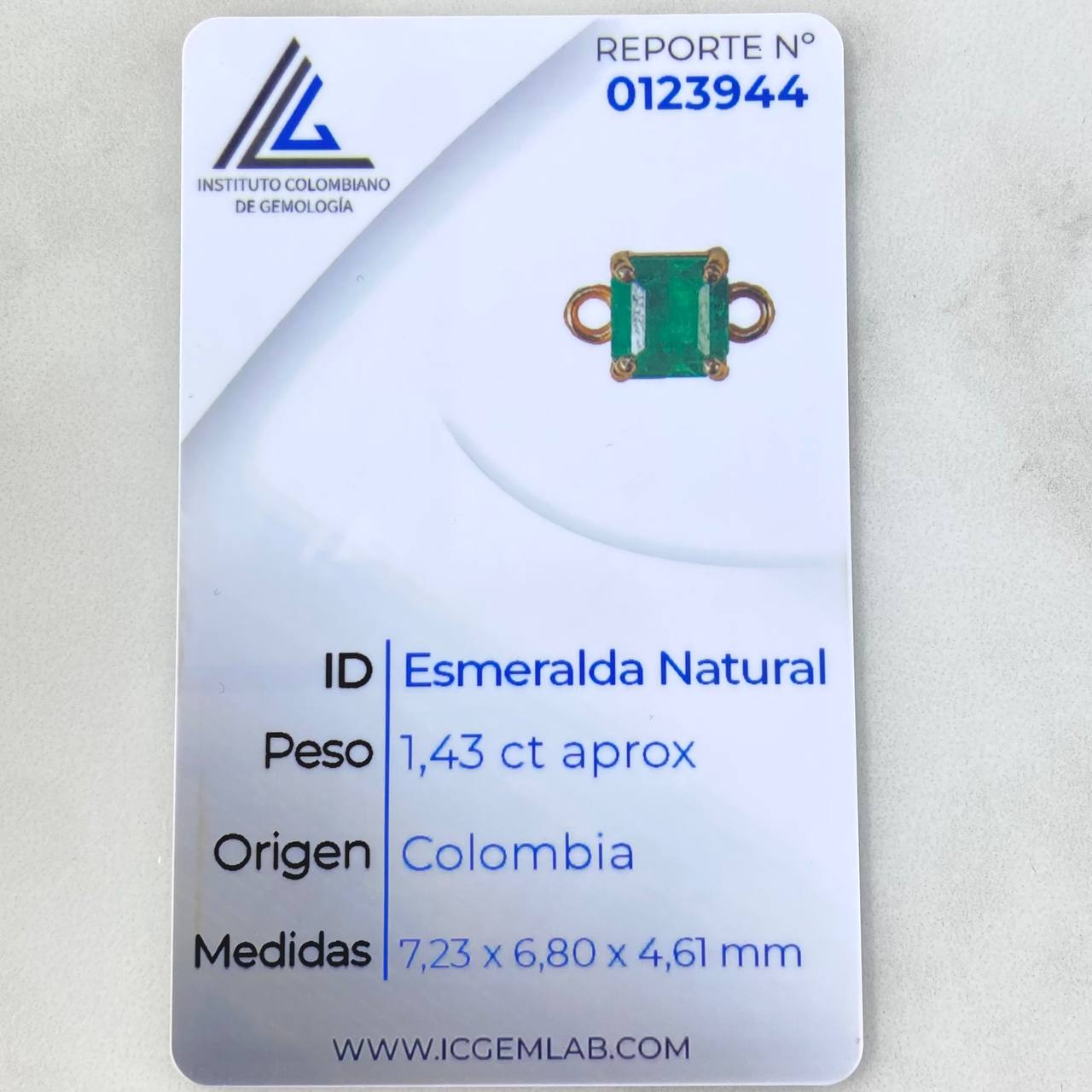 Herraje Caja Cuatro Garras 1.4gr / 1.2cm / Esmeralda 1.43 Qts Oro Amarillo 18K (Joya) ©