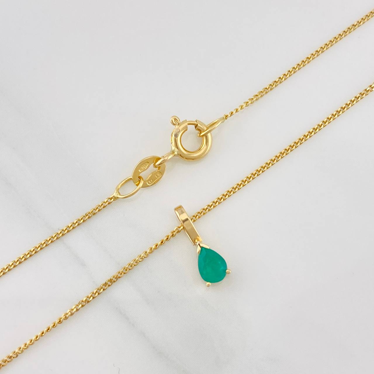 Set Cadena Mini Cubana + Dije Gota Esmeralda 0.16 pts / 1.55g / 45cm Oro Amarillo 18K